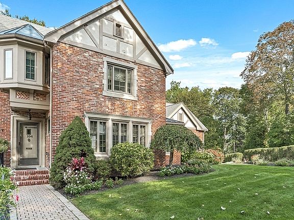 4th image of 104 Woodchester Dr