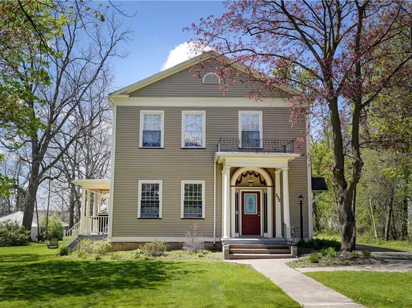202 N Main St, Canandaigua, NY 14424