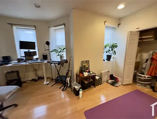 2 bed, 1100 sqft, $1,600 — Photo 4