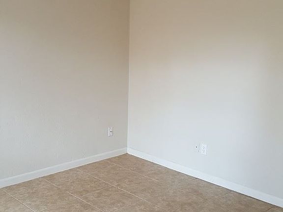 3rd image of 3327 SW 31st Dr APT 12C