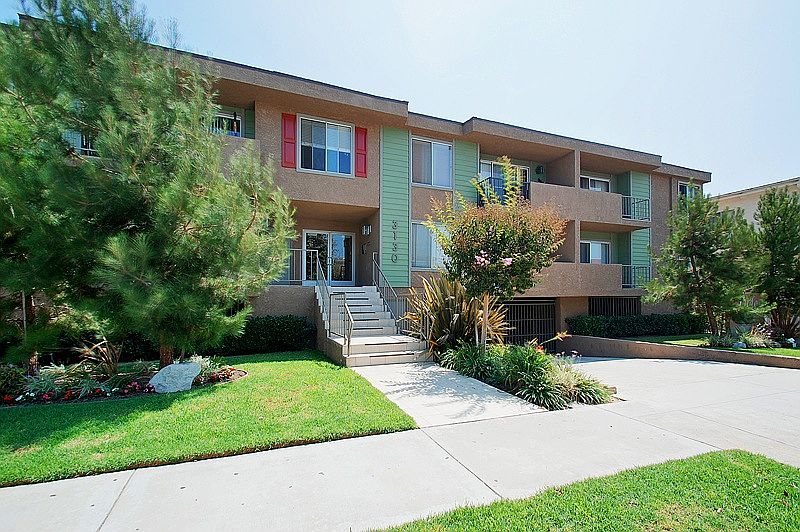 2nd image of 3130 Bagley Ave APT 205