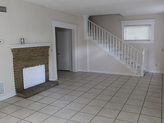 4th image of 3051 Lowell Ave