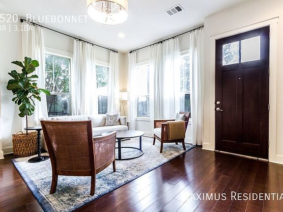 4th image of 2520 Bluebonnet Ln Unit 8