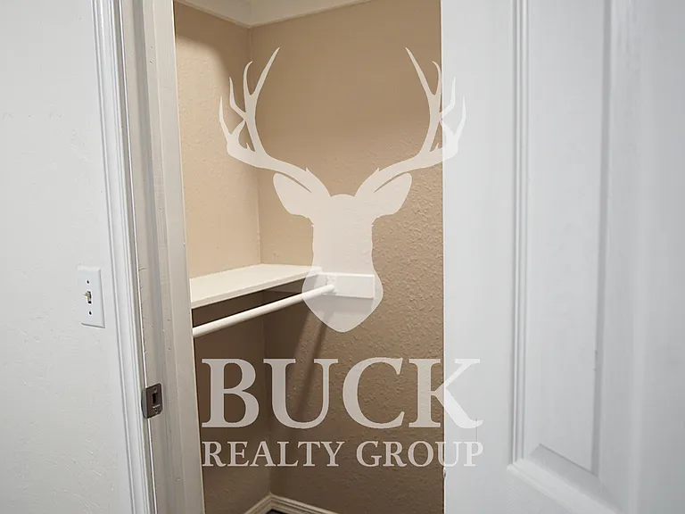 6803 Woodlake Dr — Photo 23