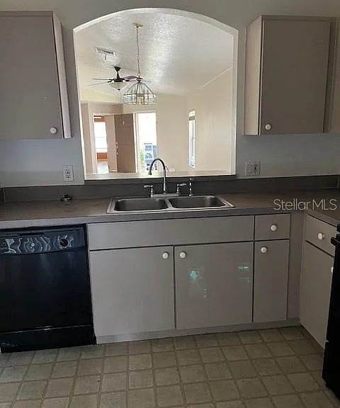 8434 Quarter Horse Dr — Photo 11