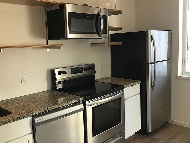 60 Parris St #401 — Photo 8