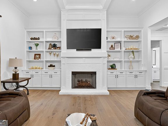 5th image of 105 Fox Ct