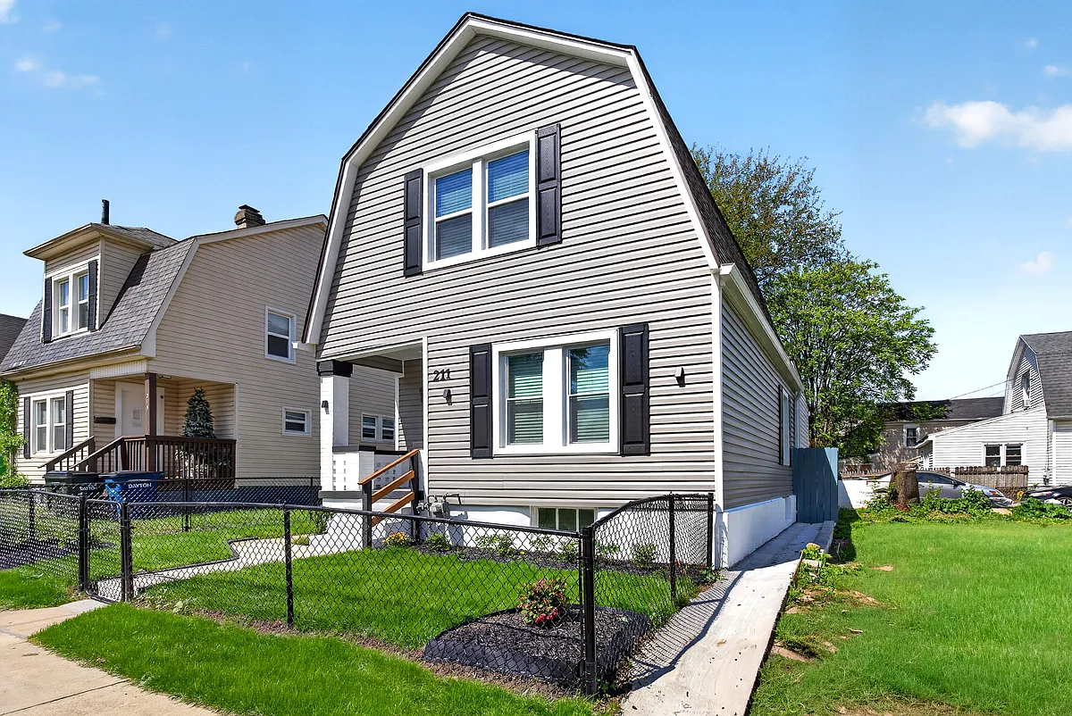 Building Photo - 211 S Hedges St