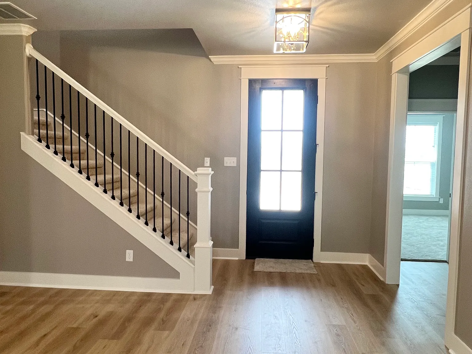 4 bed, 2621 sqft, $3,200 — Photo 2