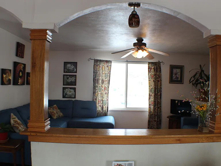 813 Winchester Dr — Photo 3