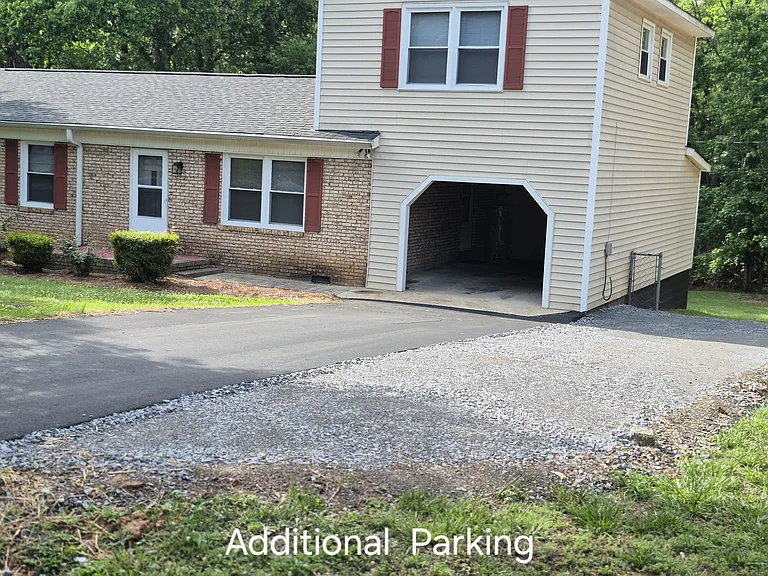 404 Wooddale Dr — Photo 13