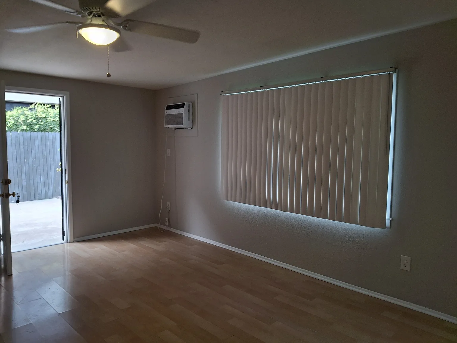 Studio, 350 sqft, $950 — Photo 4