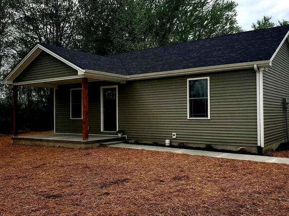 1292 Colonial Dr, Seymour, IN 47274