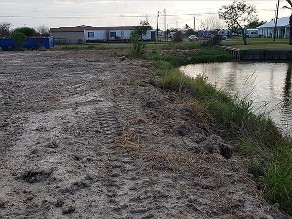 3rd image of 200 W Pompano Dr