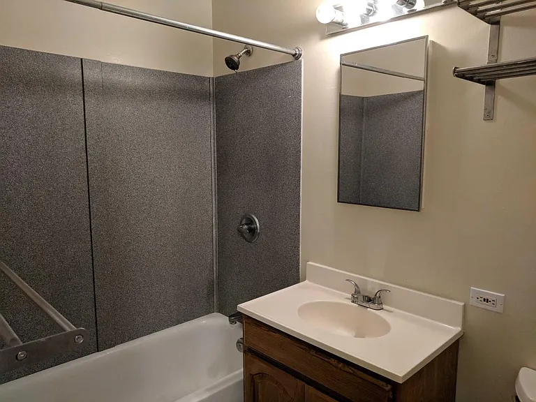 324 Pennsylvania Ave #24 — Photo 8