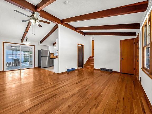 5th image of 6719 NW 71st St