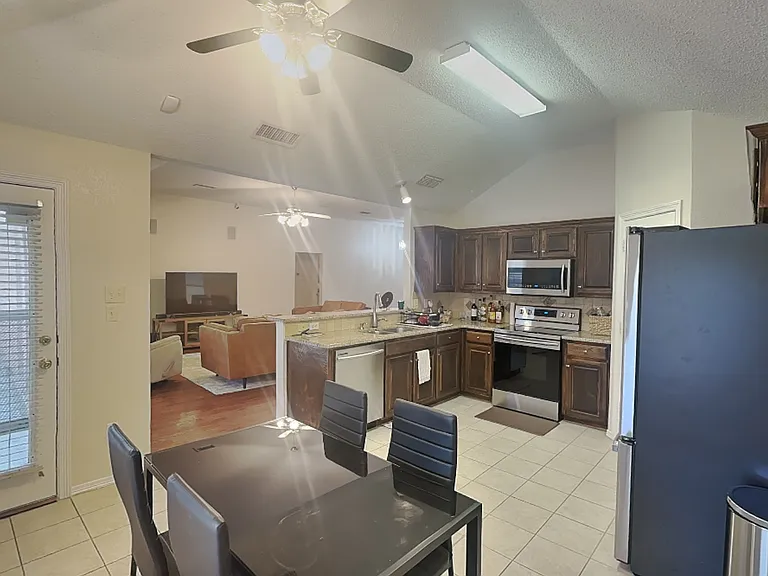 5202 High Island Dr — Photo 11