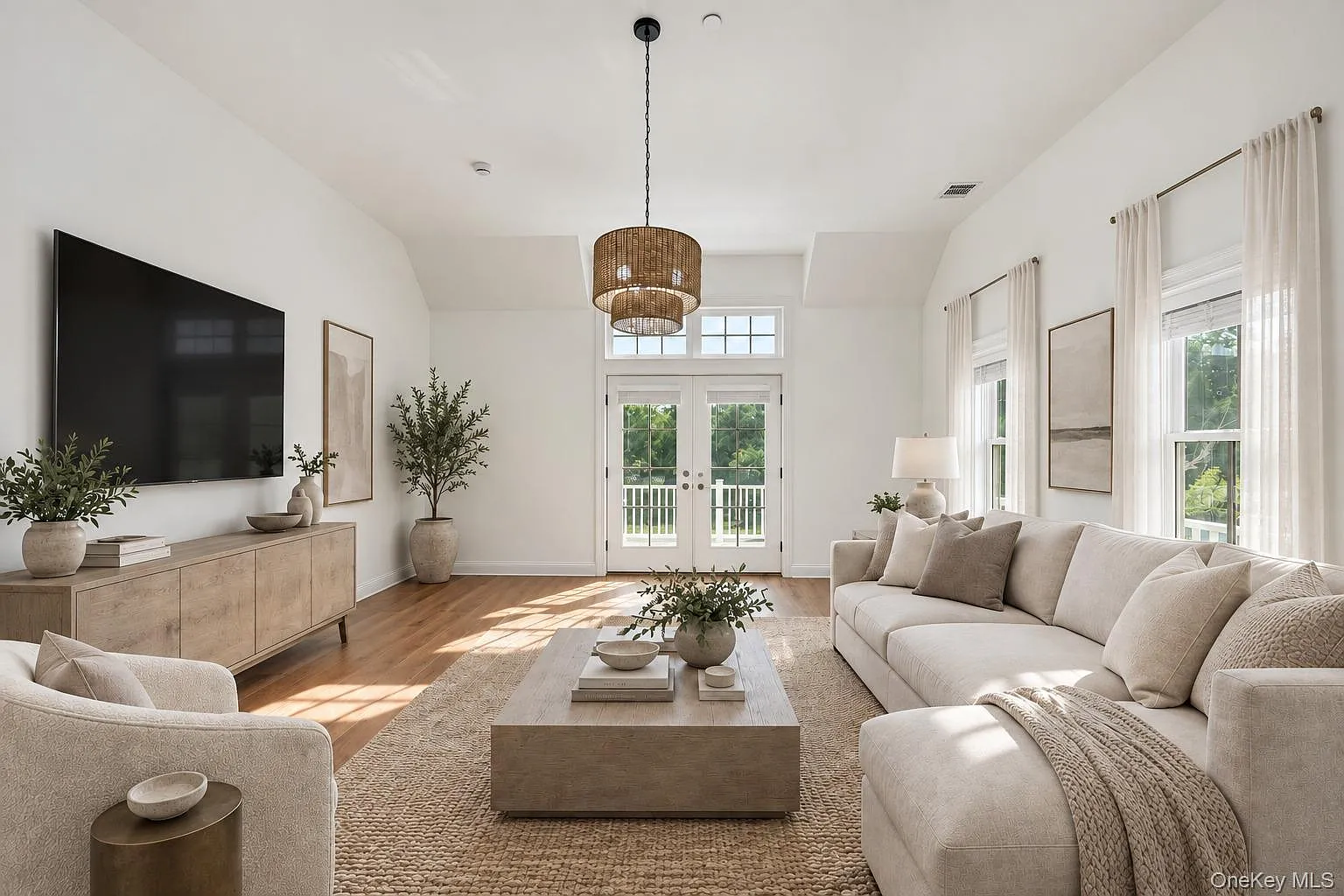 1 bed, 1.5 bath, 1000 sqft, $4,200 — Photo 2