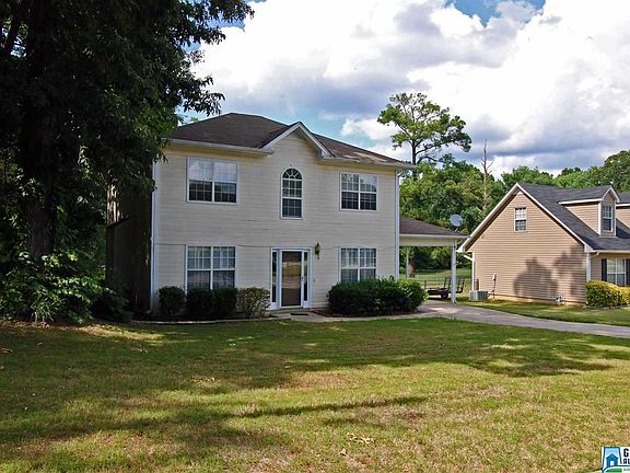 3rd image of 120 Willow Creek South Ln