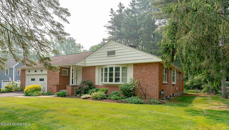 2nd image of 13 Mayfair Drive