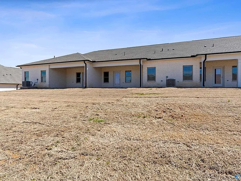 210 Osceola Cir — Photo 16