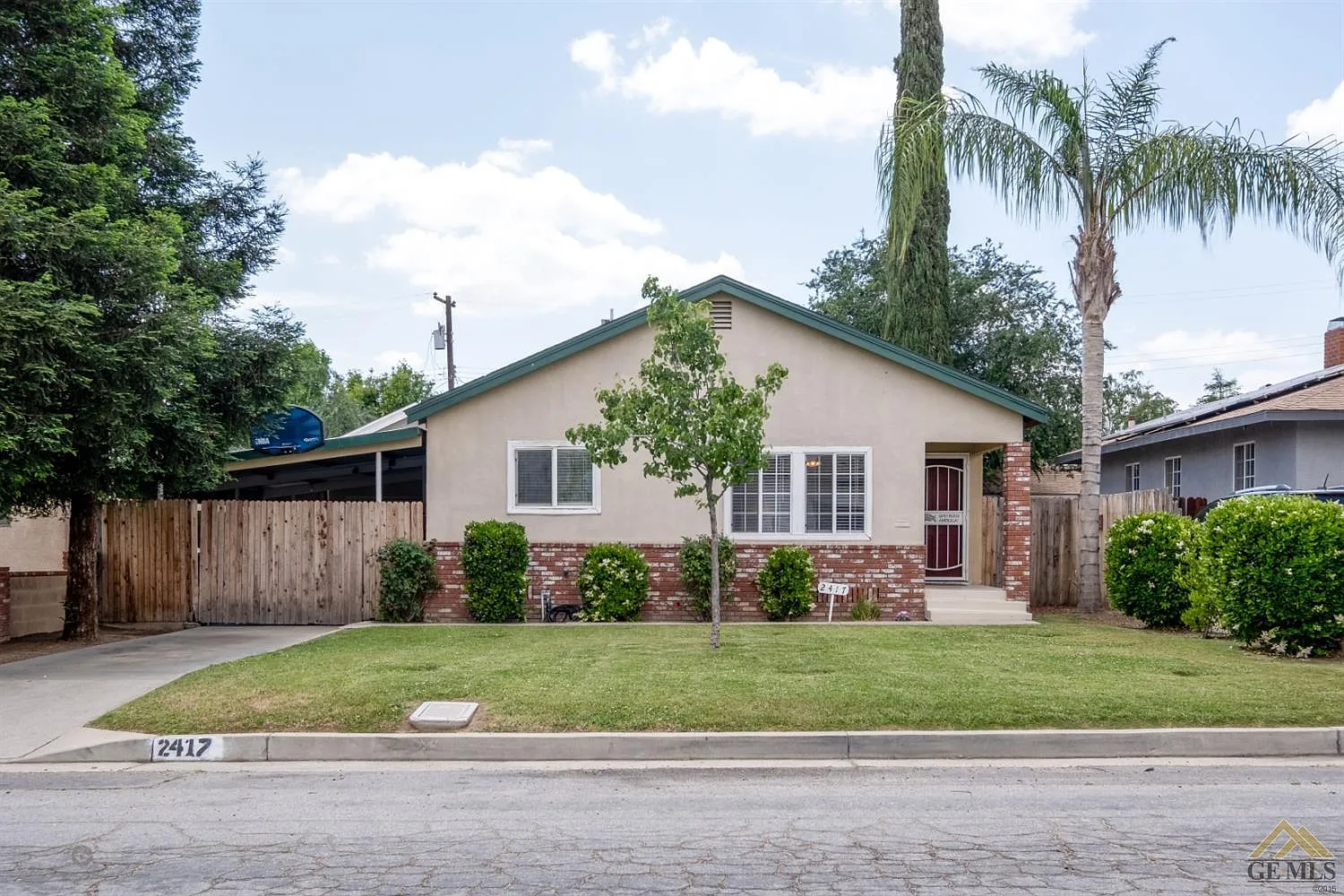 2417 Barnett St photo 1