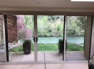 1000 2nd Ave, Gold Hill, OR 97525