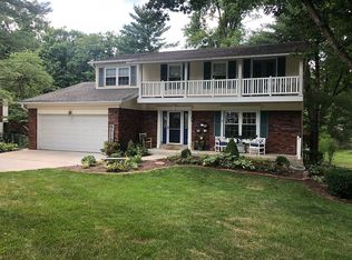 655 Crowsnest Dr, Ballwin, MO 63021