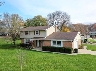 5902 Sugarbush Ct, Greendale, WI 53129