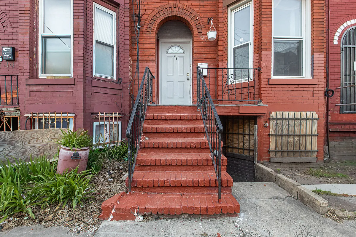 Building Photo - 46 Myrtle Ave