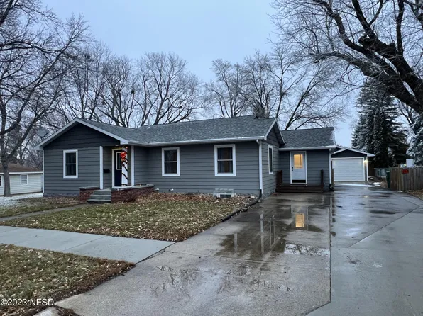 1014 1st St NW, Watertown, SD 57201