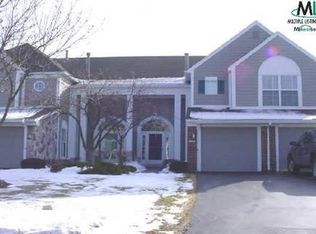 2075 Eaglepointe, Bloomfield Hills, MI 48034