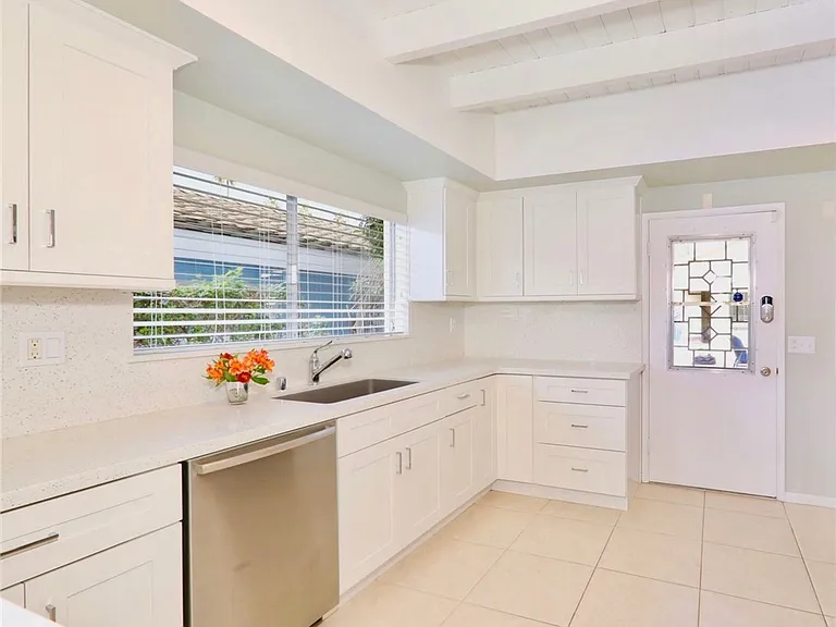 2824 Ocean Blvd — Photo 13