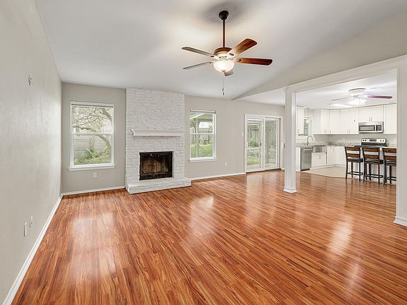 3rd image of 3411 Ambleside Dr