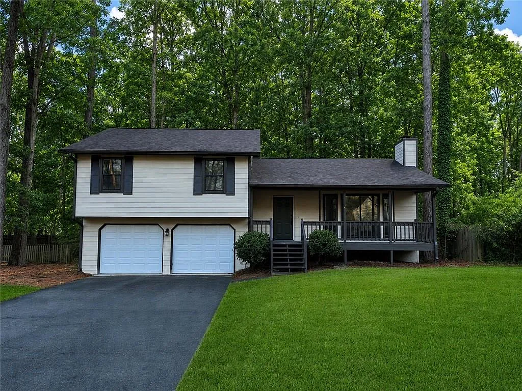 3 bed, 2.0 bath, 1408 sqft, $2,150 — Photo 1