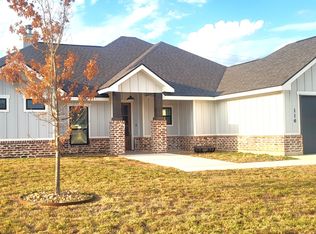 116 W Magnolia Cir, La Vernia, TX 78121