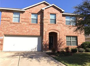 8113 Plateau Dr, Fort Worth, TX 76120