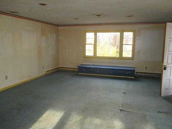 80 MILAND DR, COLHESTER, CT. 06415