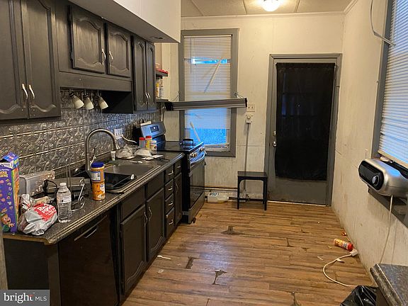 2nd image of 17 N Grant St