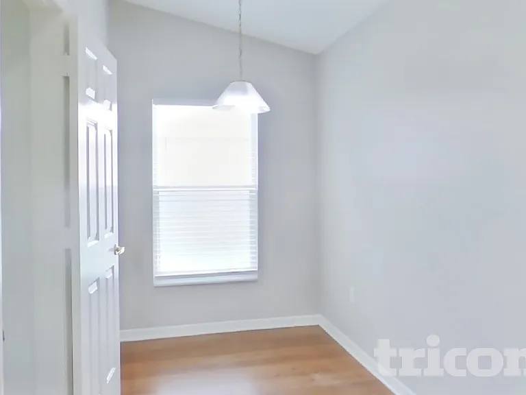 7833 Manor Dr — Photo 5