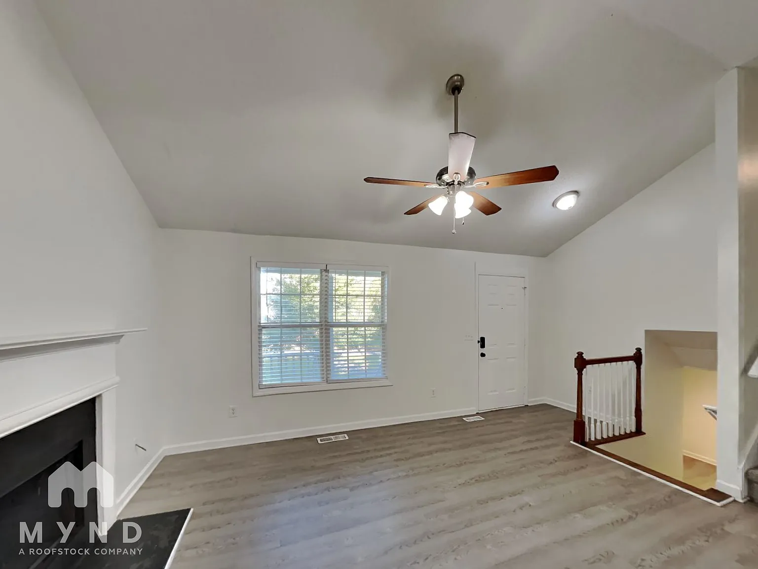 3 bed, 2.0 bath, 1308 sqft, $1,765 — Photo 4