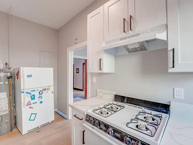 310 G St — Photo 17