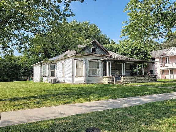3rd image of 330 Main St