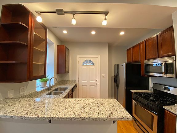 2nd image of 4814 N Avers Ave #3