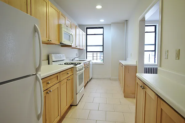 Rented by Julianna Realty Corp | media 27