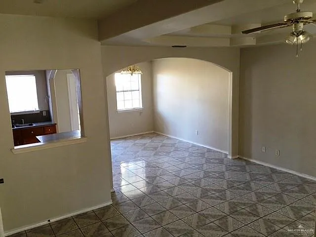 2714 Melanie Dr — Photo 8