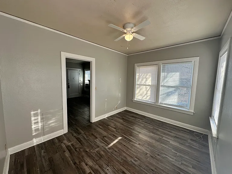 216 W Oak Ave #4 — Photo 17