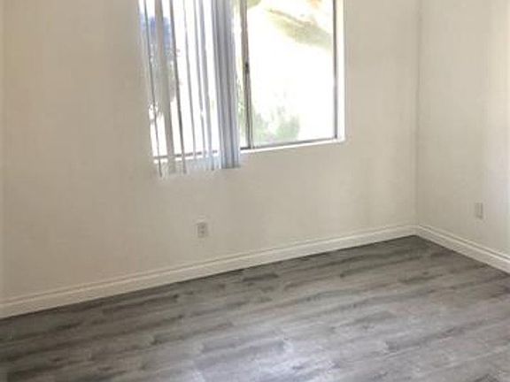 5th image of 211 Woodland Pkwy Unit 113