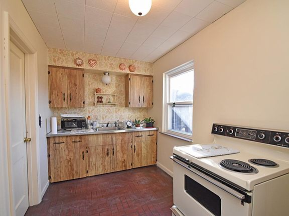 4th image of 1613 Bloomingdale Ave