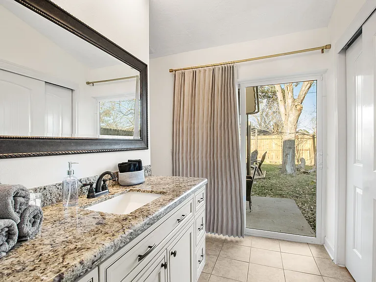 16911 Hibiscus Ln — Photo 26